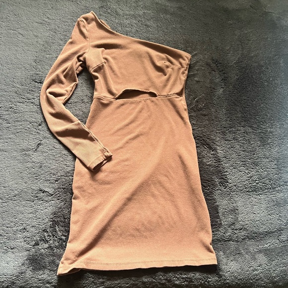 Princess Polly‎ Chocolate One-Shoulder Dress - Picture 9 of 9